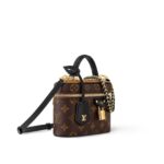 Vanity Chain Pouch - Image 4