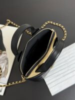 Chanel chain clutch bag - Image 4